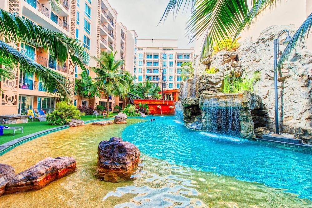 Atlantis Condo Resort Jomtien Beach Exterior photo