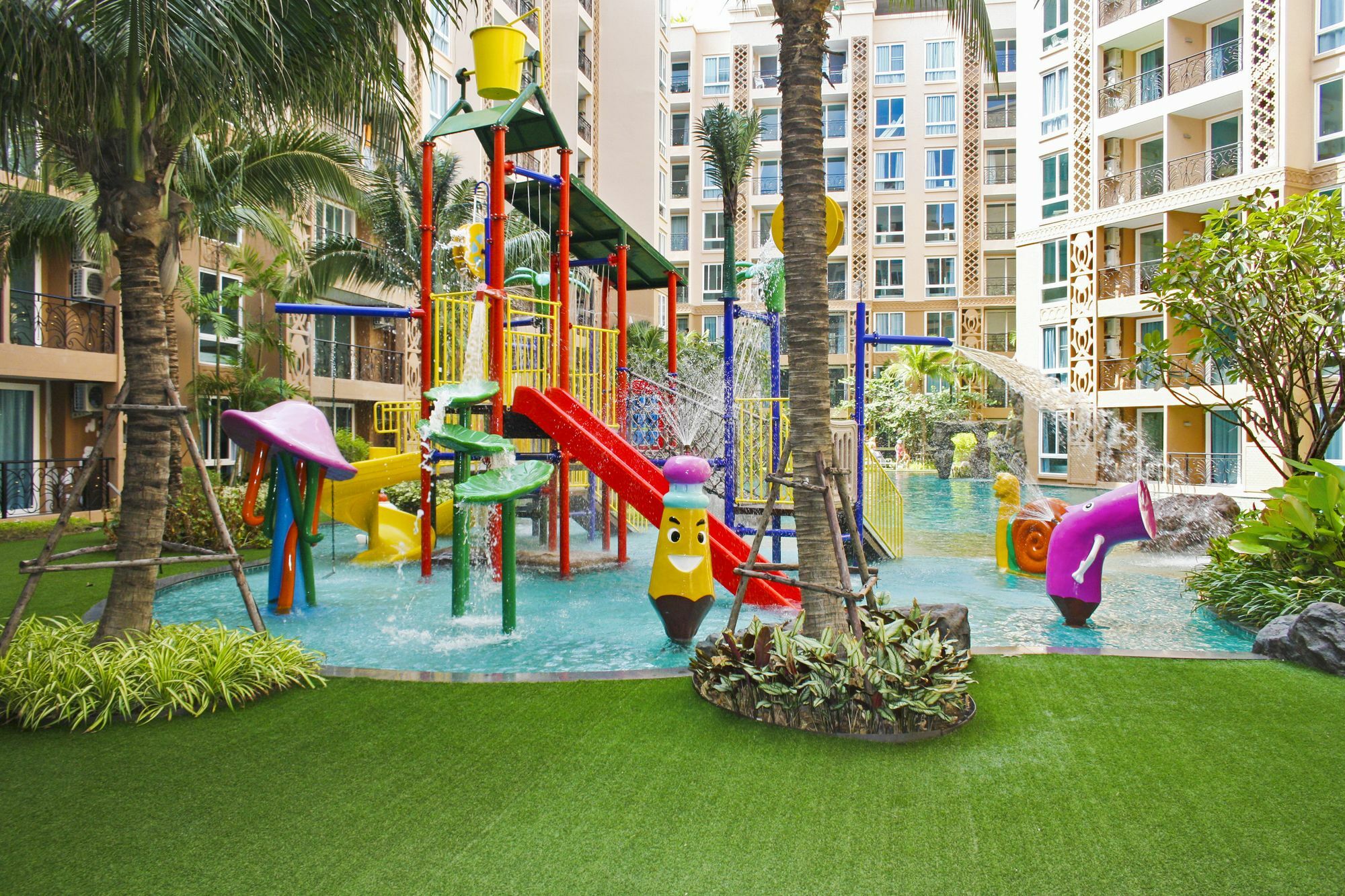 Atlantis Condo Resort Jomtien Beach Exterior photo
