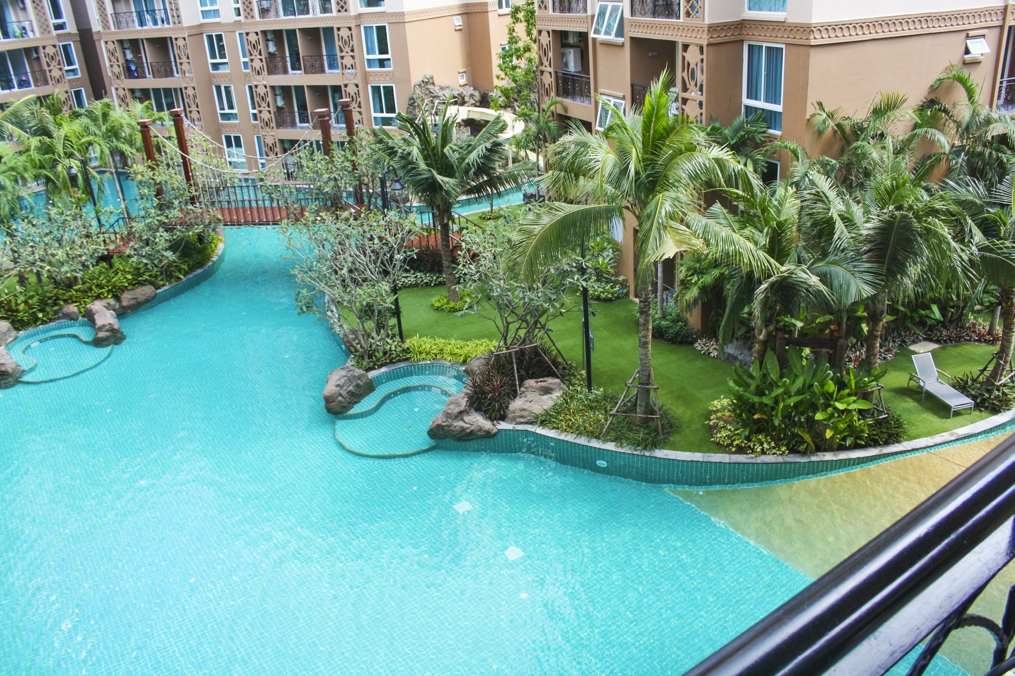 Atlantis Condo Resort Jomtien Beach Exterior photo